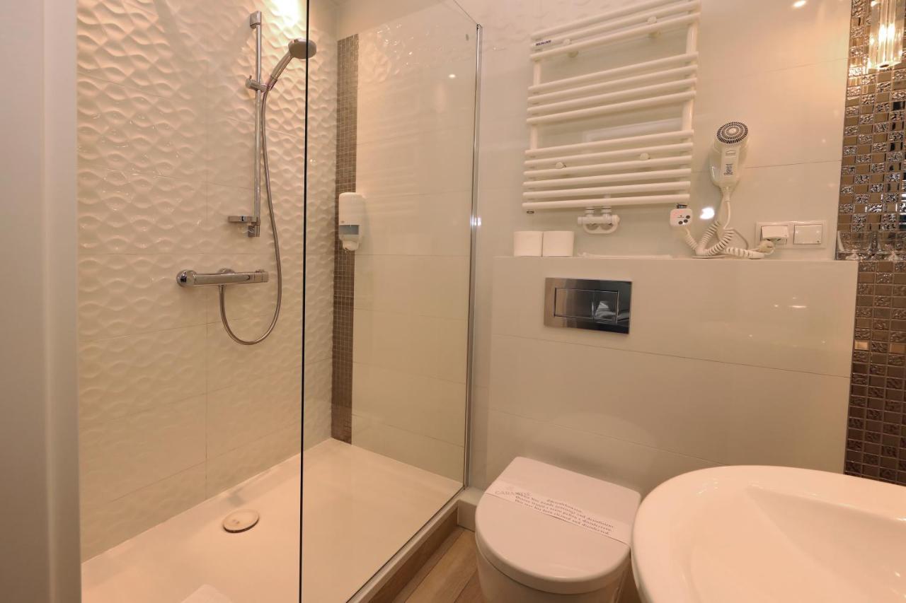 Bialy Dom Henlex Hotel Restauracja Poznań Kültér fotó