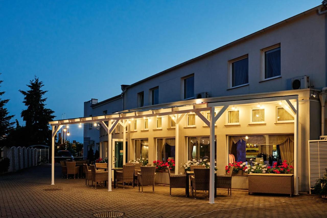 Bialy Dom Henlex Hotel Restauracja Poznań Kültér fotó