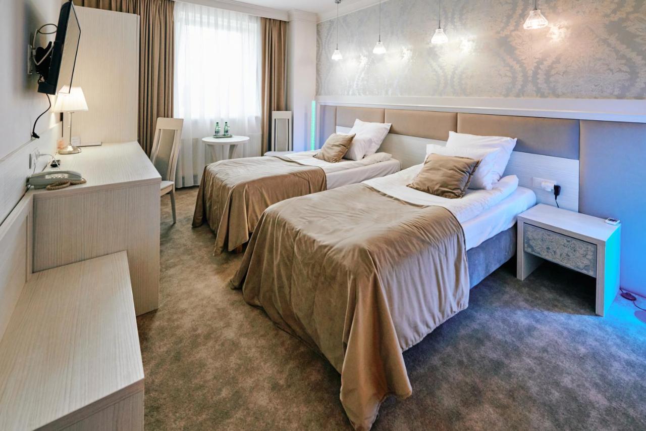 Bialy Dom Henlex Hotel Restauracja Poznań Kültér fotó