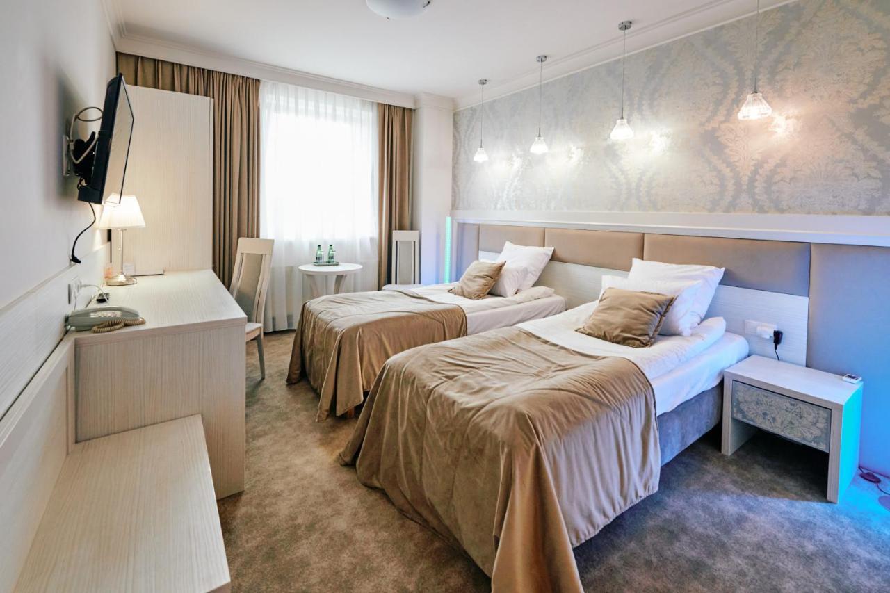Bialy Dom Henlex Hotel Restauracja Poznań Kültér fotó