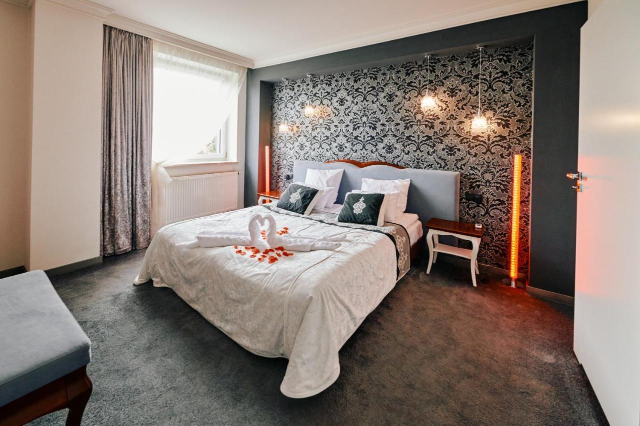 Bialy Dom Henlex Hotel Restauracja Poznań Kültér fotó