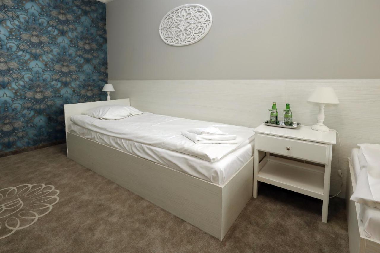 Bialy Dom Henlex Hotel Restauracja Poznań Kültér fotó