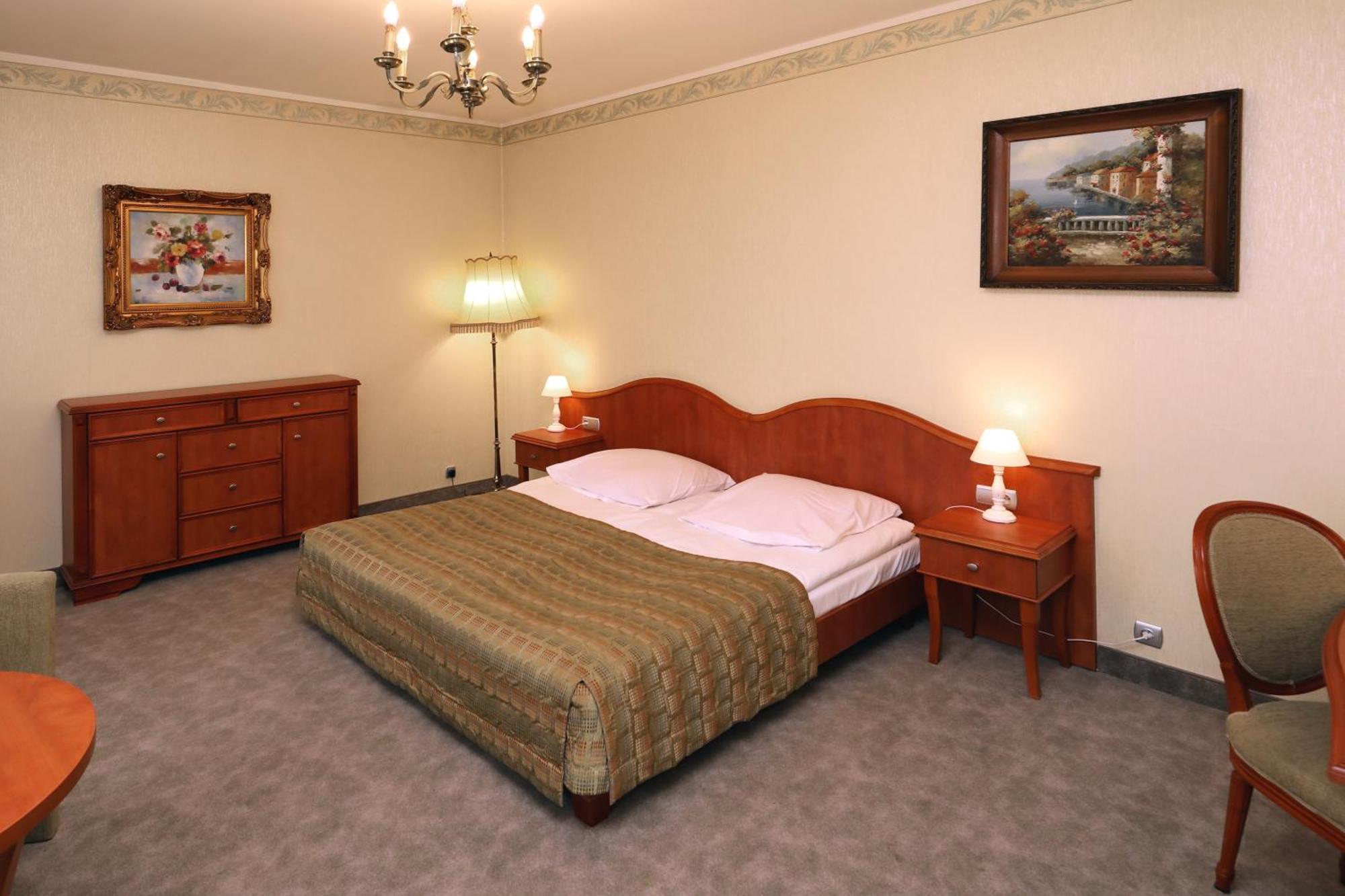 Bialy Dom Henlex Hotel Restauracja Poznań Kültér fotó