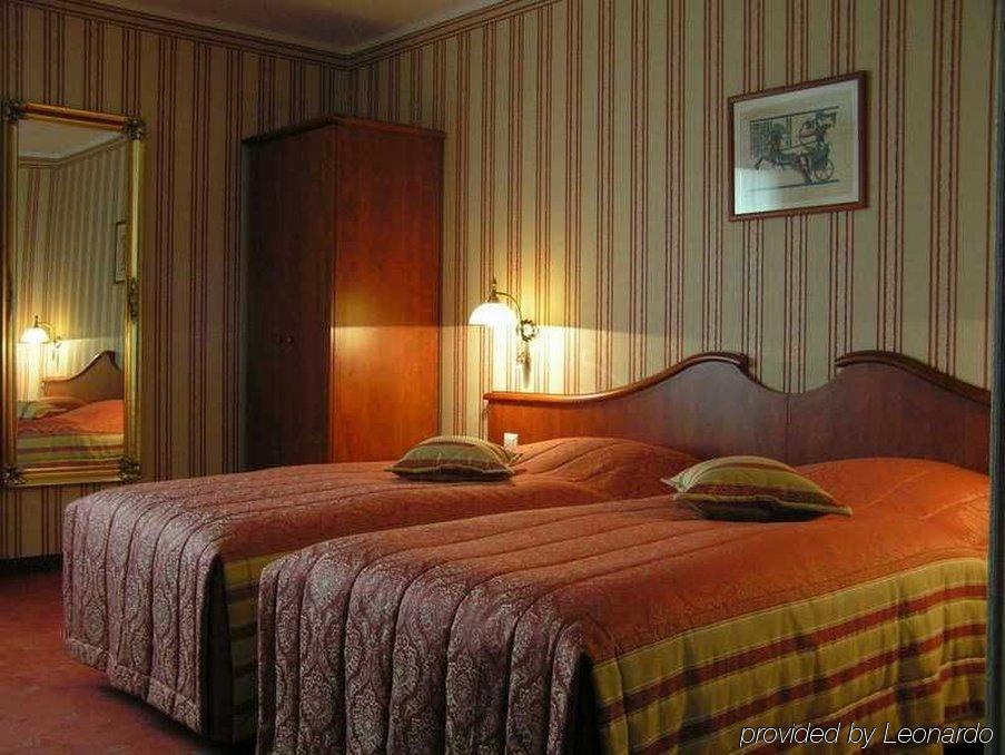 Bialy Dom Henlex Hotel Restauracja Poznań Szoba fotó