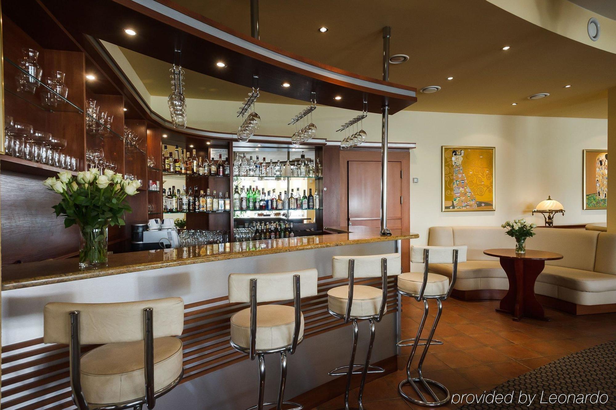 Bialy Dom Henlex Hotel Restauracja Poznań Kültér fotó