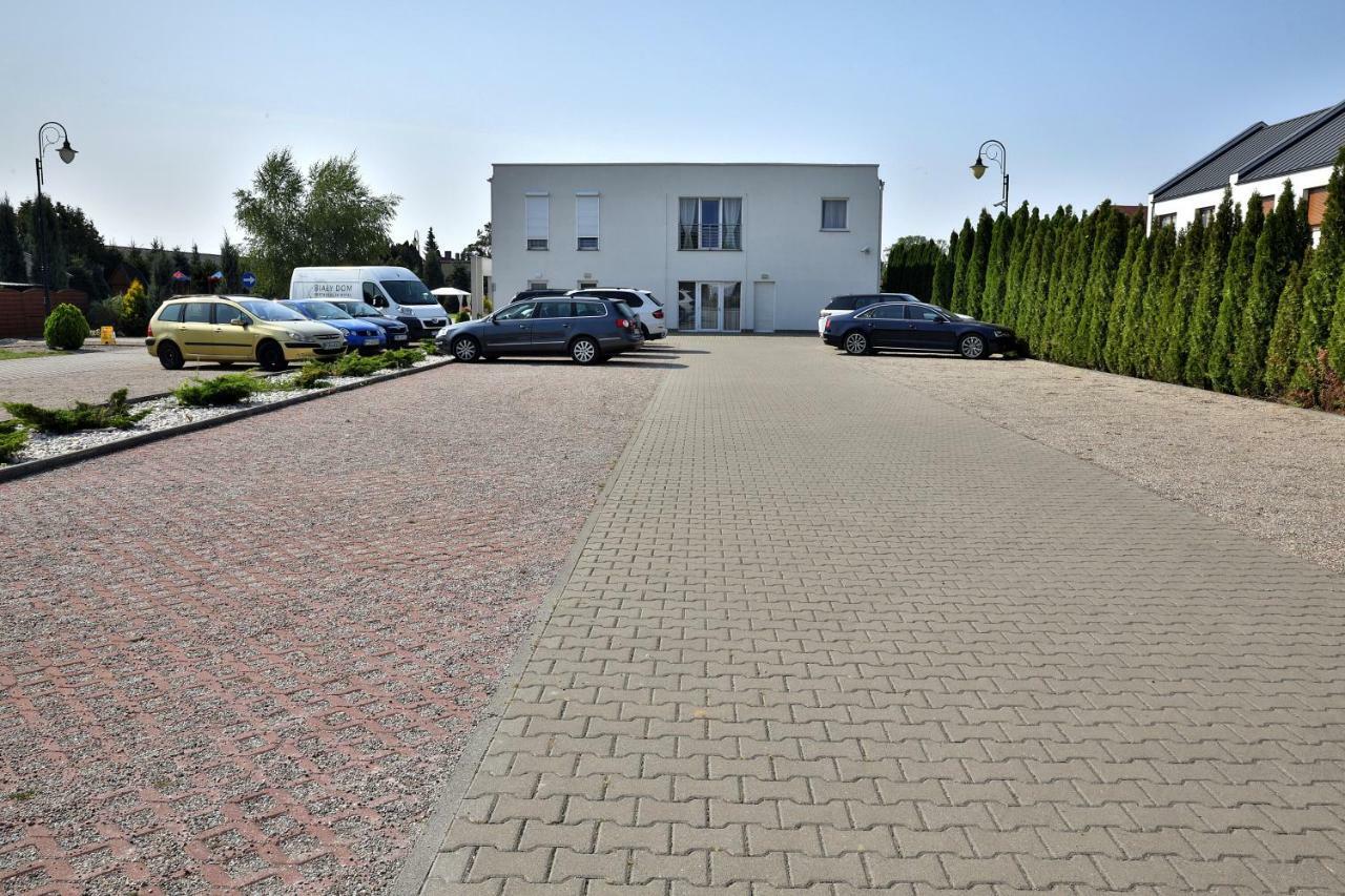 Bialy Dom Henlex Hotel Restauracja Poznań Kültér fotó